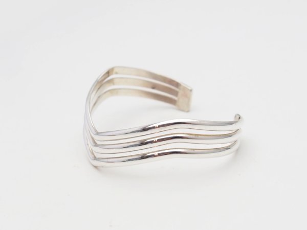 画像2: V字 ウェーブラインバングル (2)